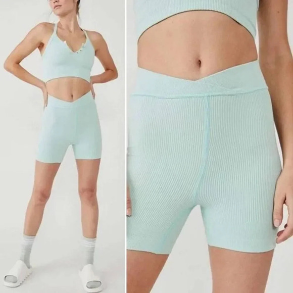 FP MOVEMENT by FREE PEOPLE‎ NWOT Throw Shorts in Turquoise Mint - Picture 1 of 7